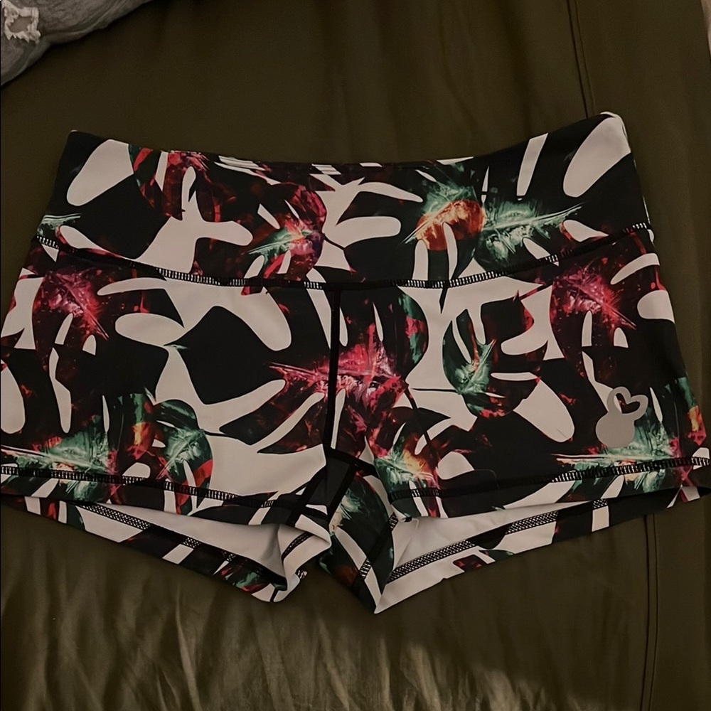 Belle + Bell Tropical Print Women's Shorts